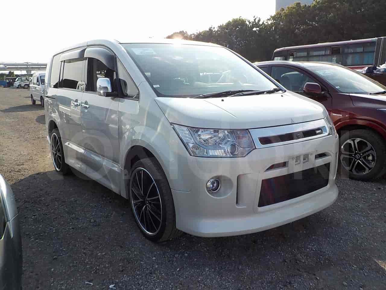 Mitsubishi Delica D:5 2
