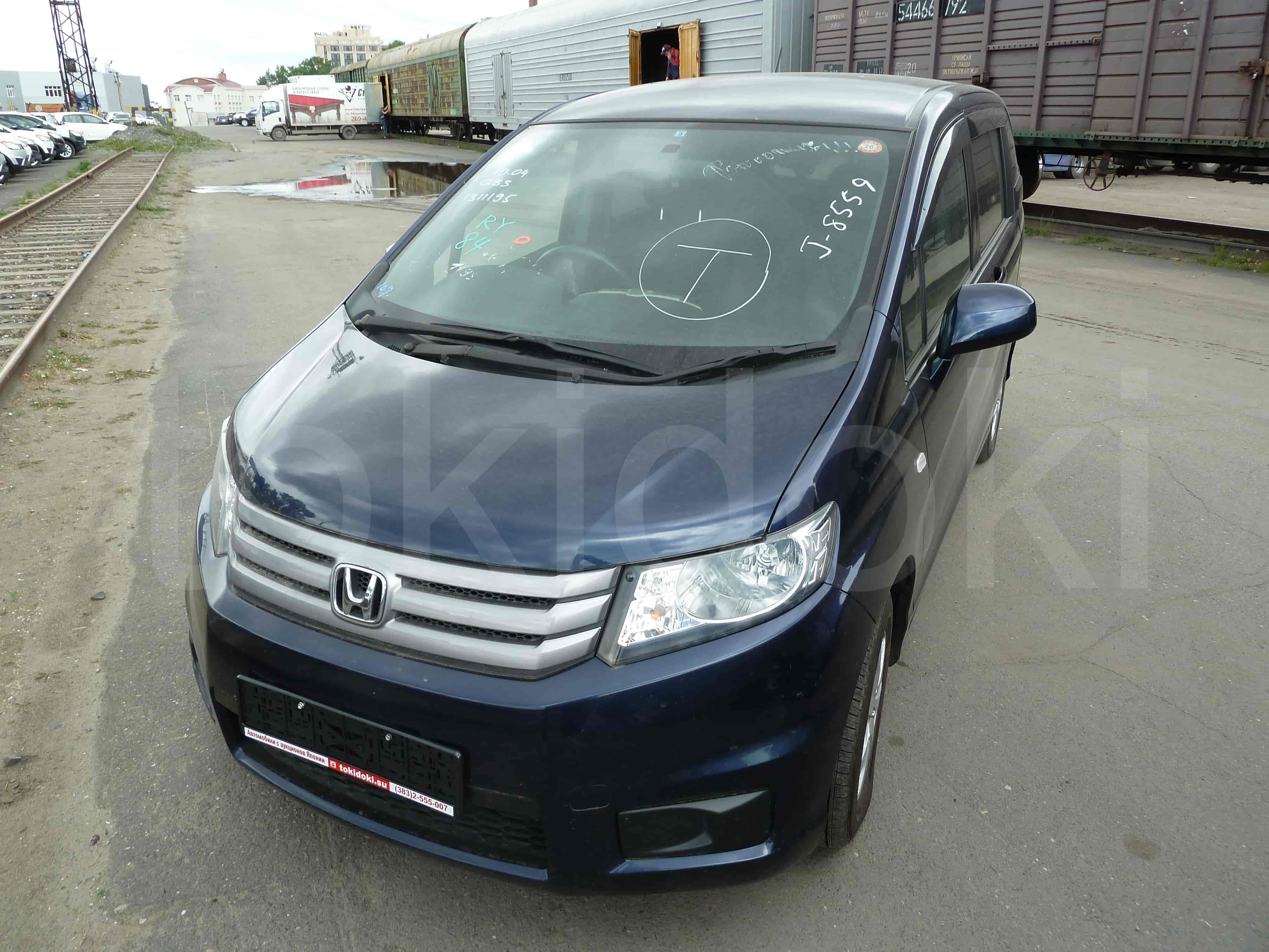 Honda Freed Spike 3