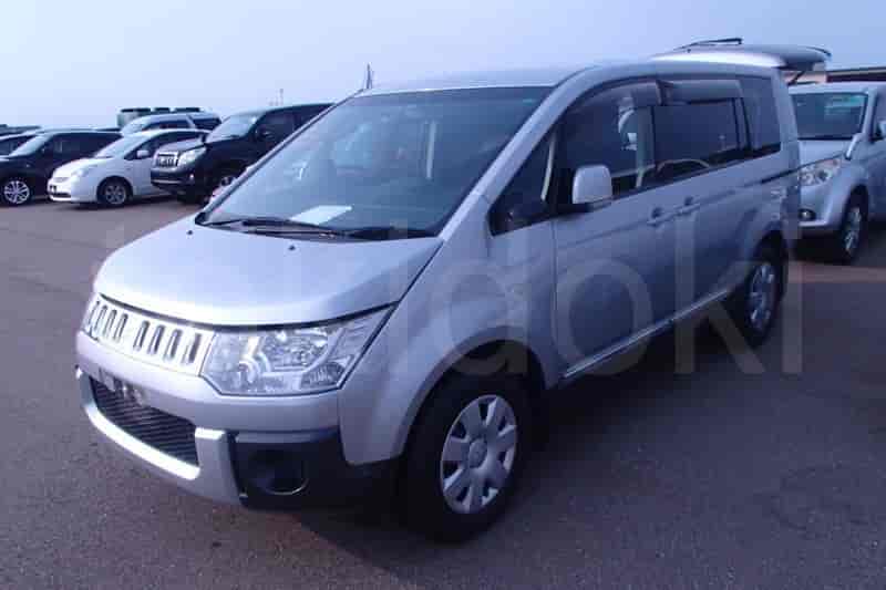 Mitsubishi Delica D:5 3