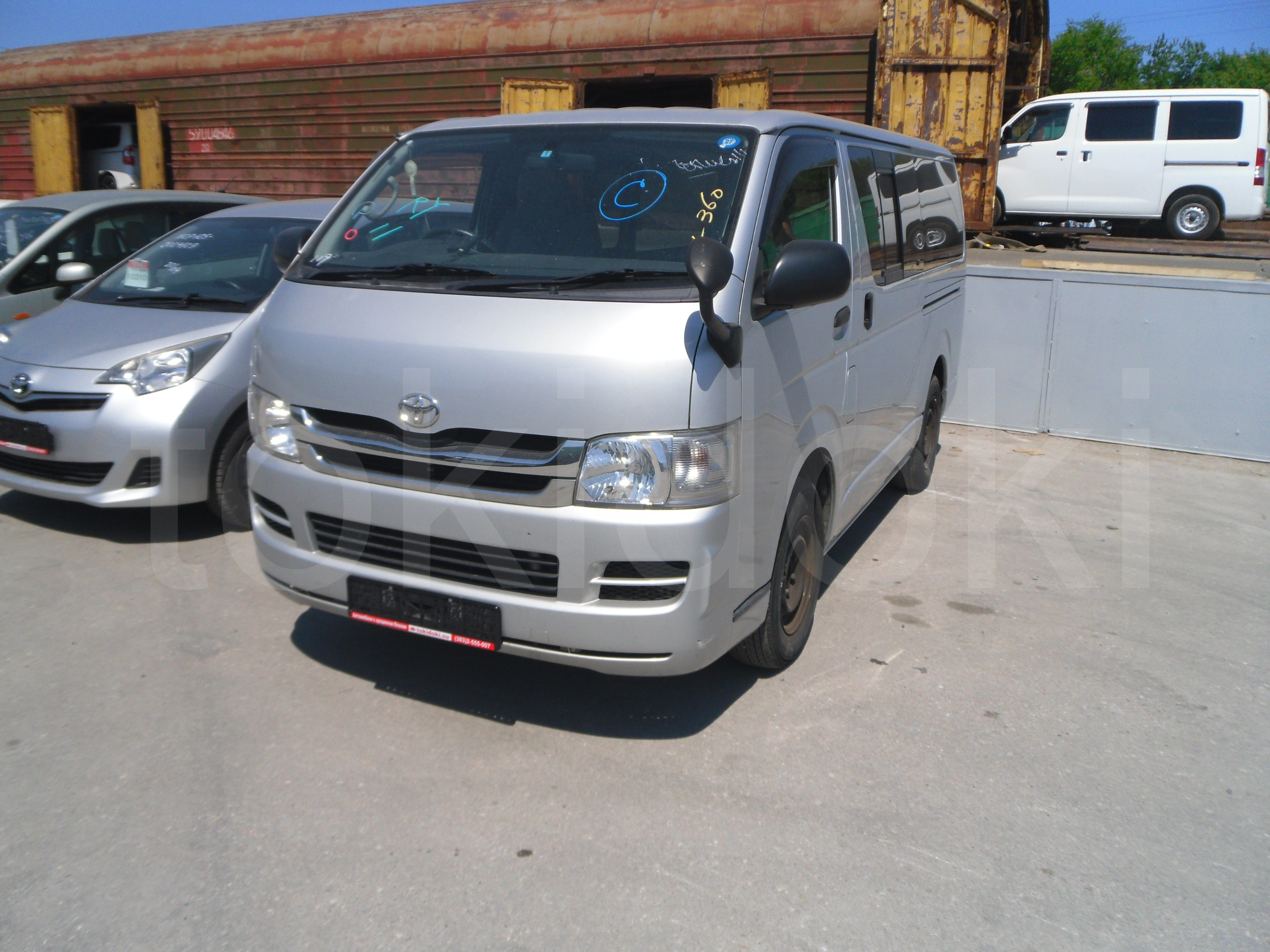 Toyota HiACE 3