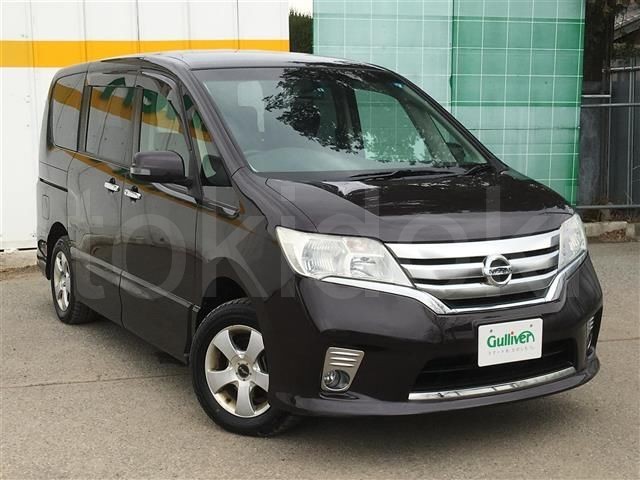 Nissan Serena 4