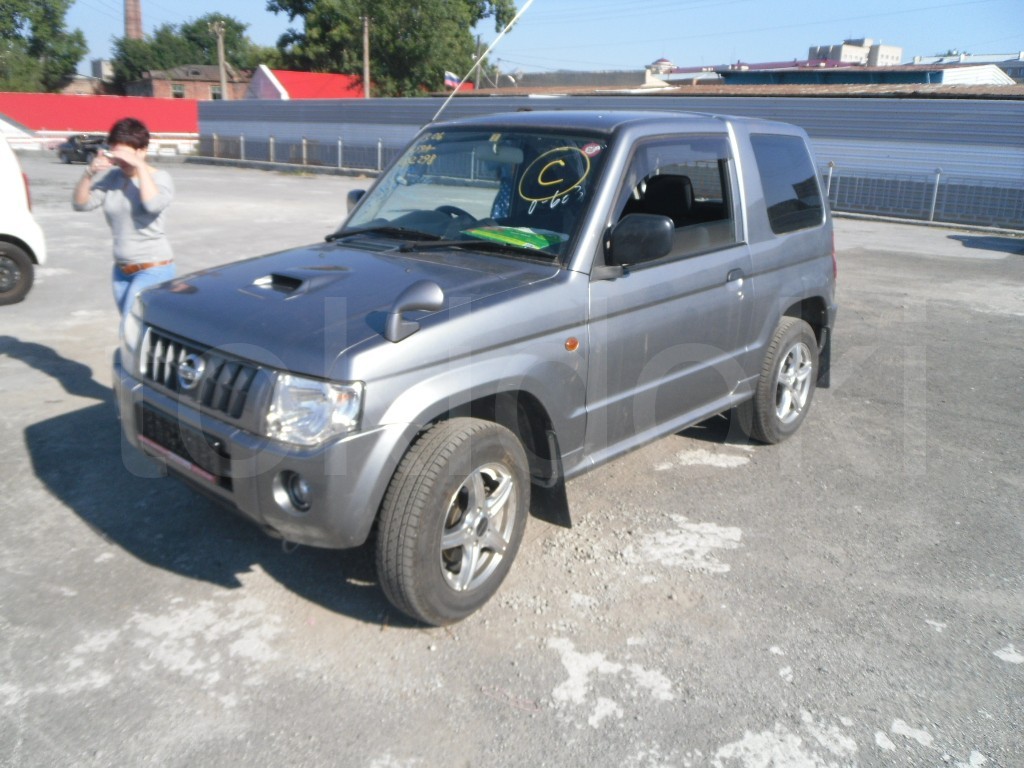 Nissan Kix 4