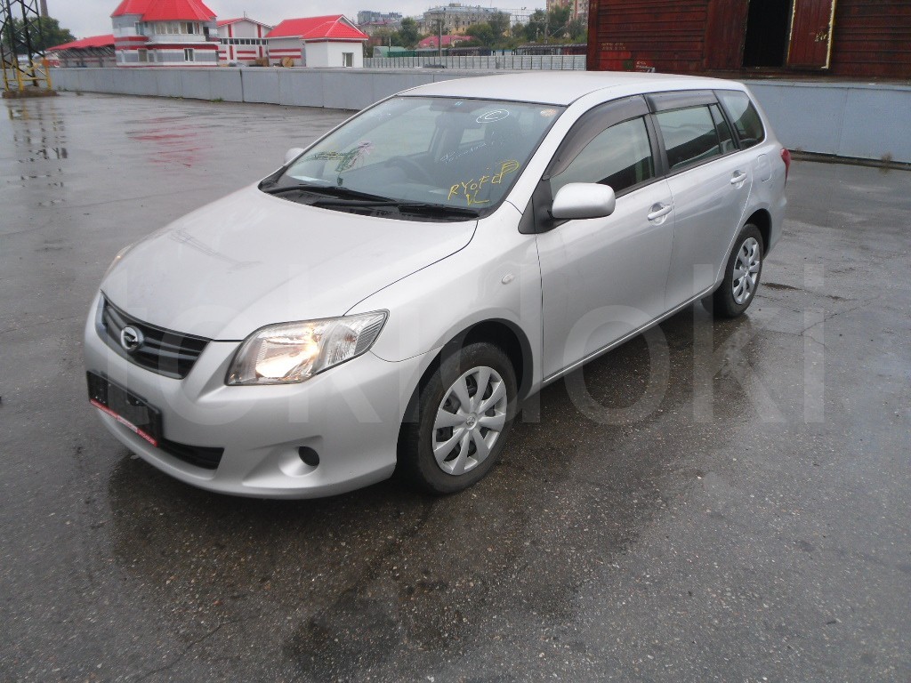 Toyota Corolla Fielder 12