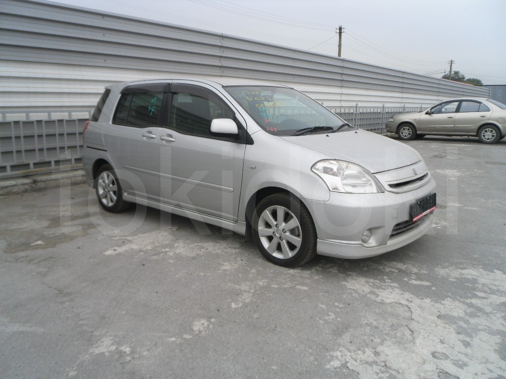 Toyota Raum 1