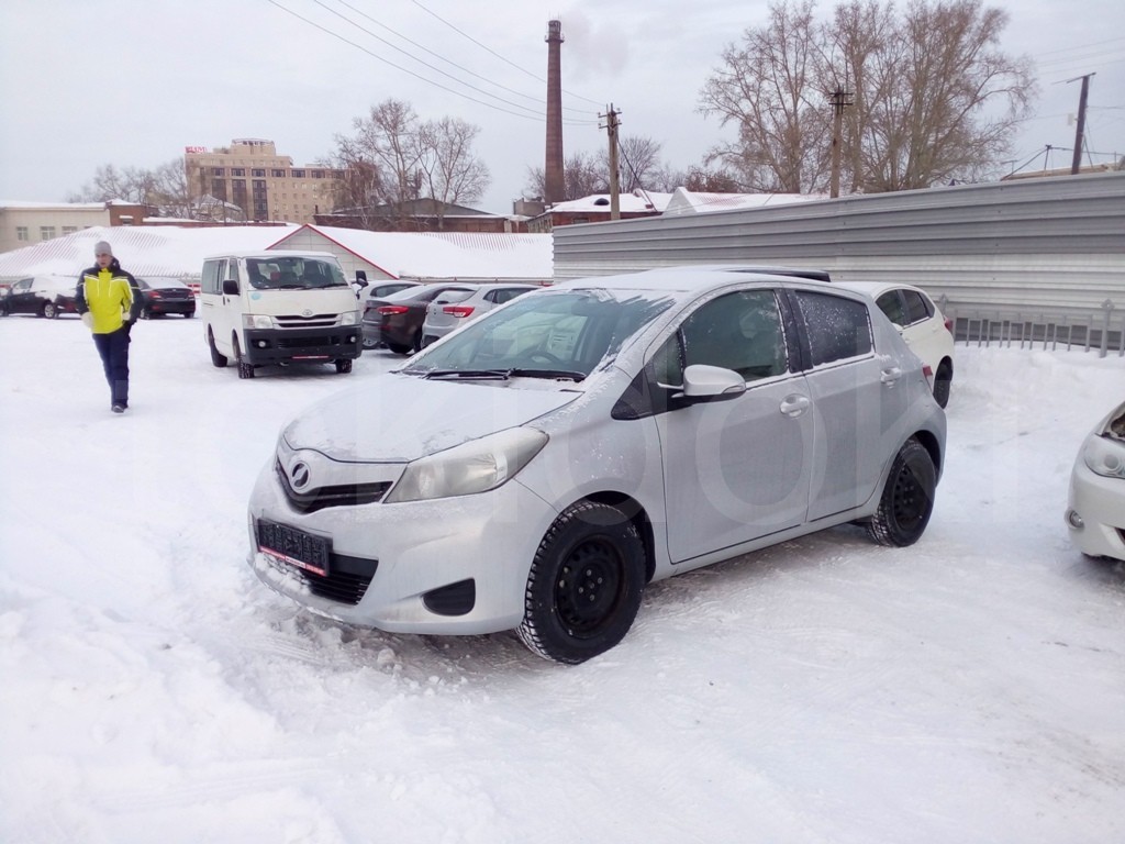 Toyota Vitz 4