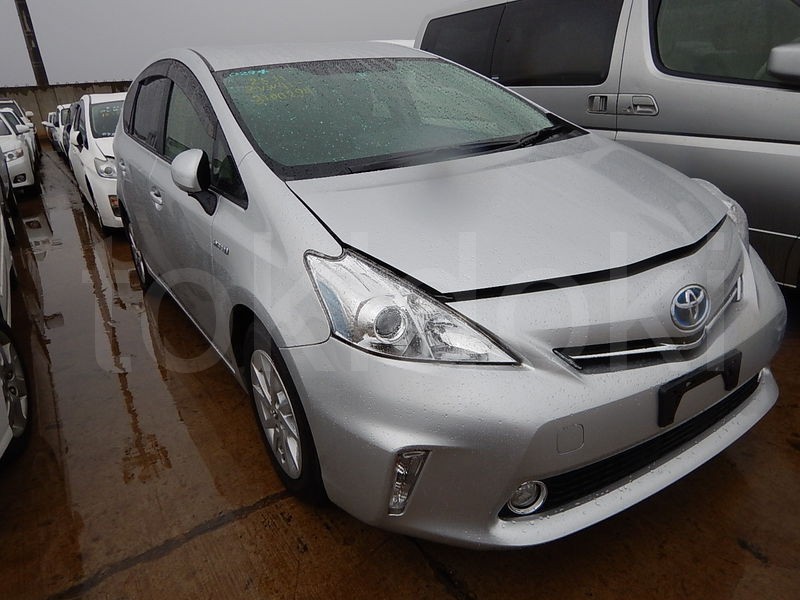 Toyota Prius Alpha 3