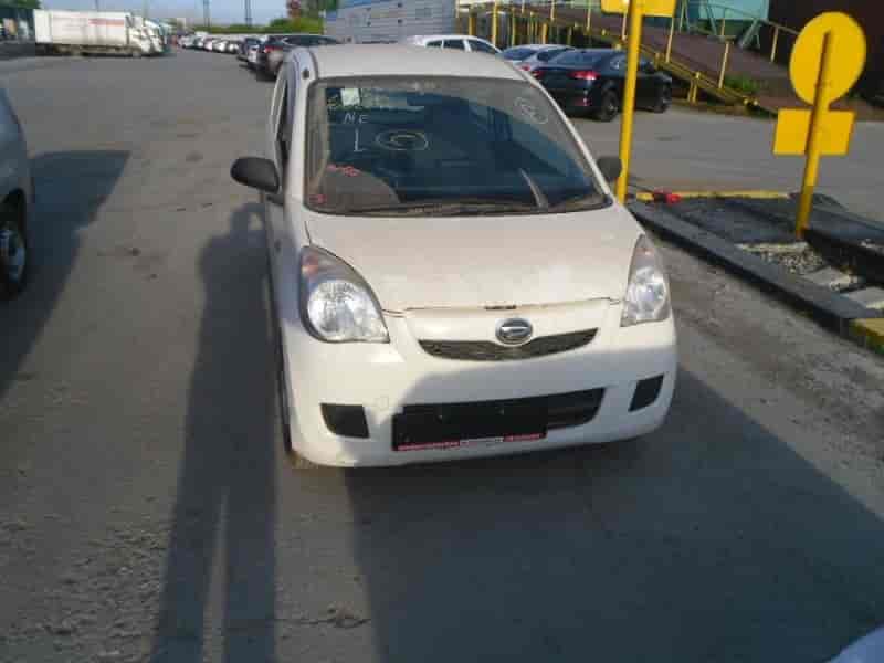 Daihatsu Mira 16