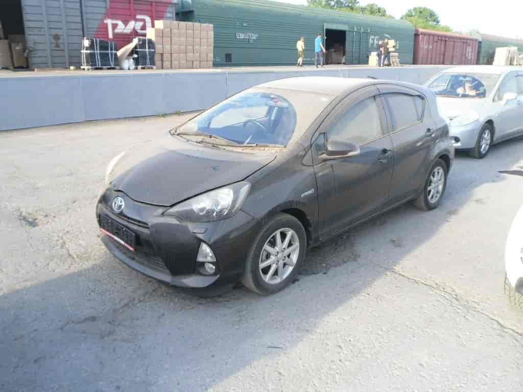 Toyota Aqua 5