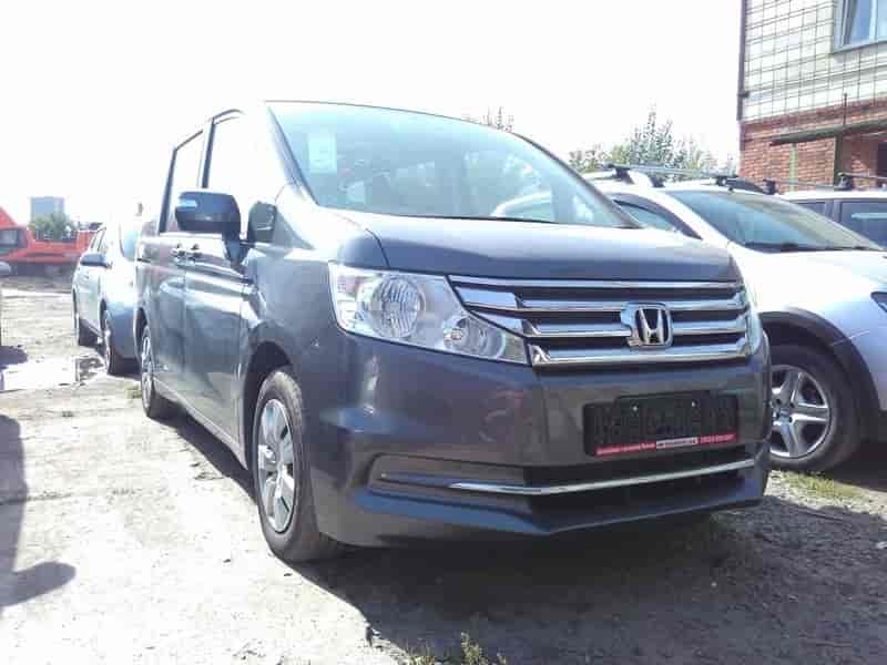 Honda Stepwgn 18