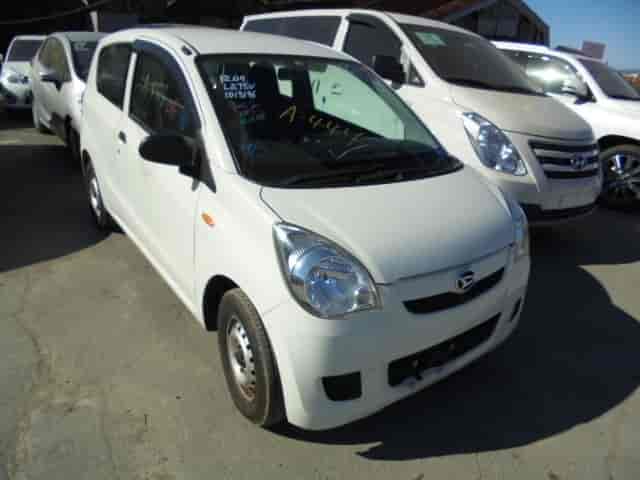 Daihatsu Mira 18