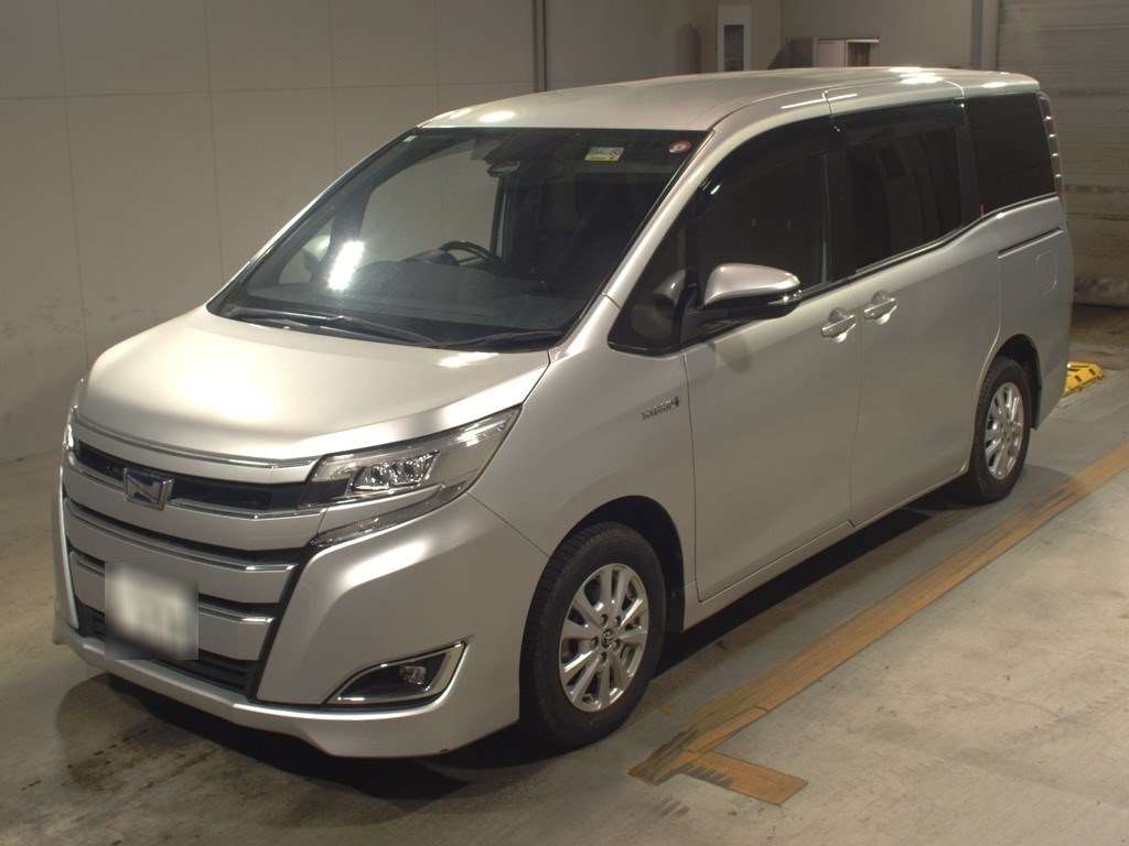 Toyota Noah - третье поколение