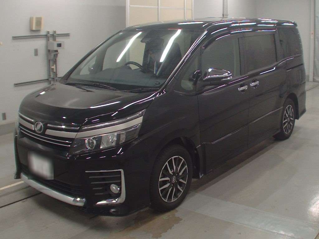 Toyota Voxy - третье поколение