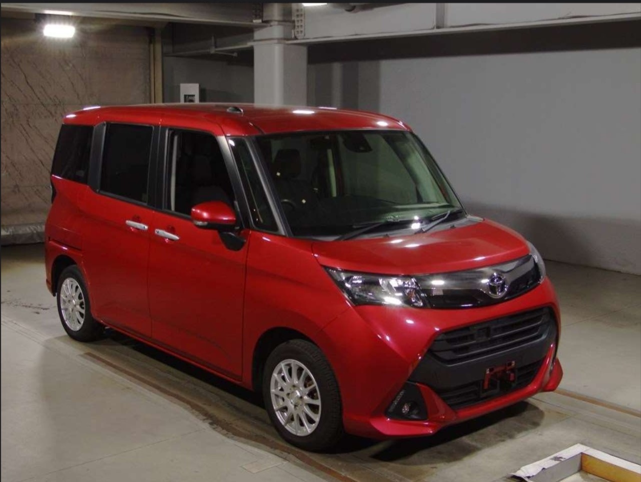 Toyota TANK