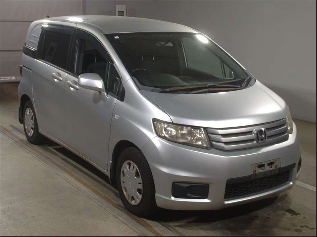 Honda FREED SPIKE
