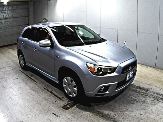 Mitsubishi RVR 