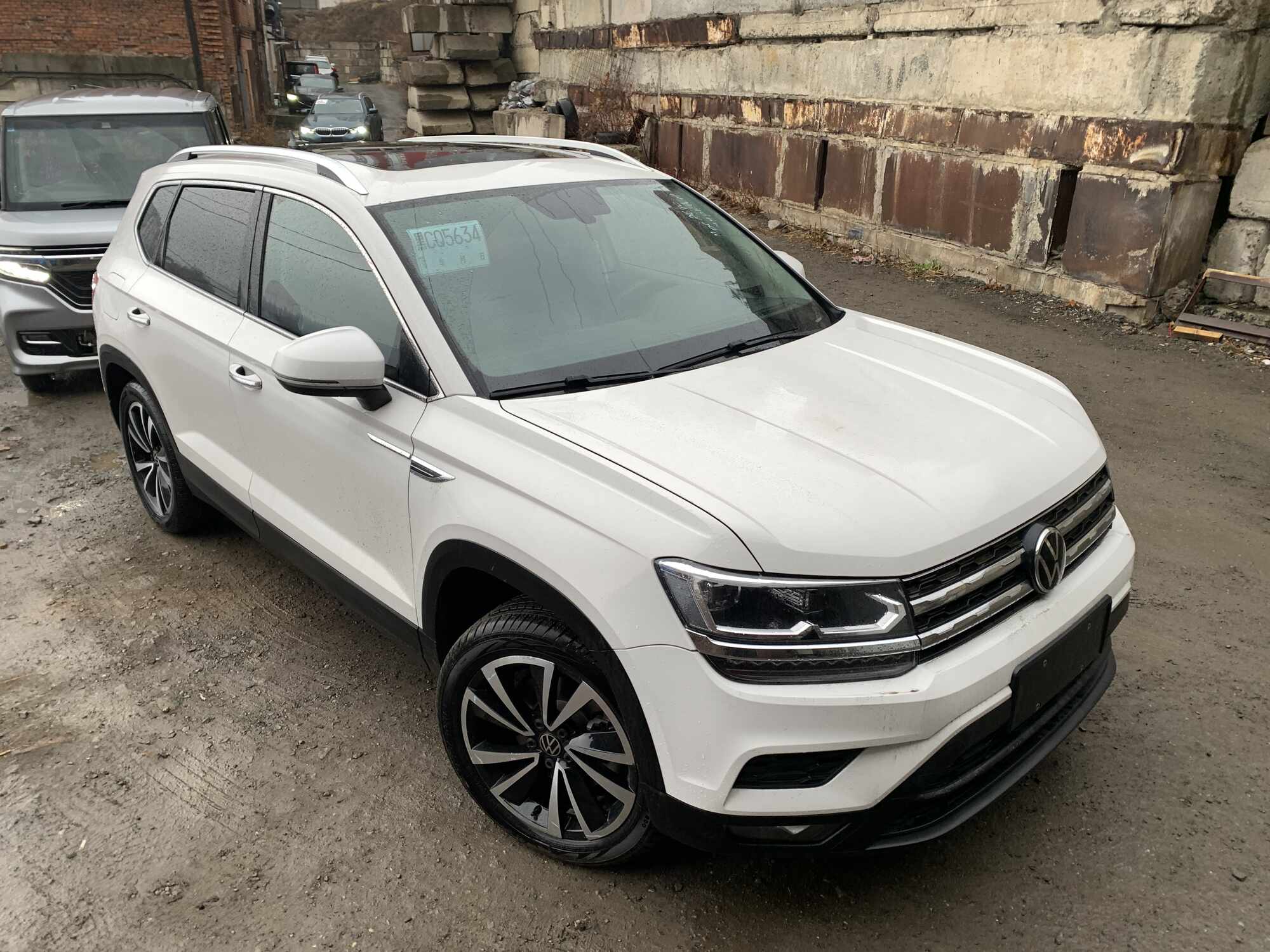 Volkswagen Tharu