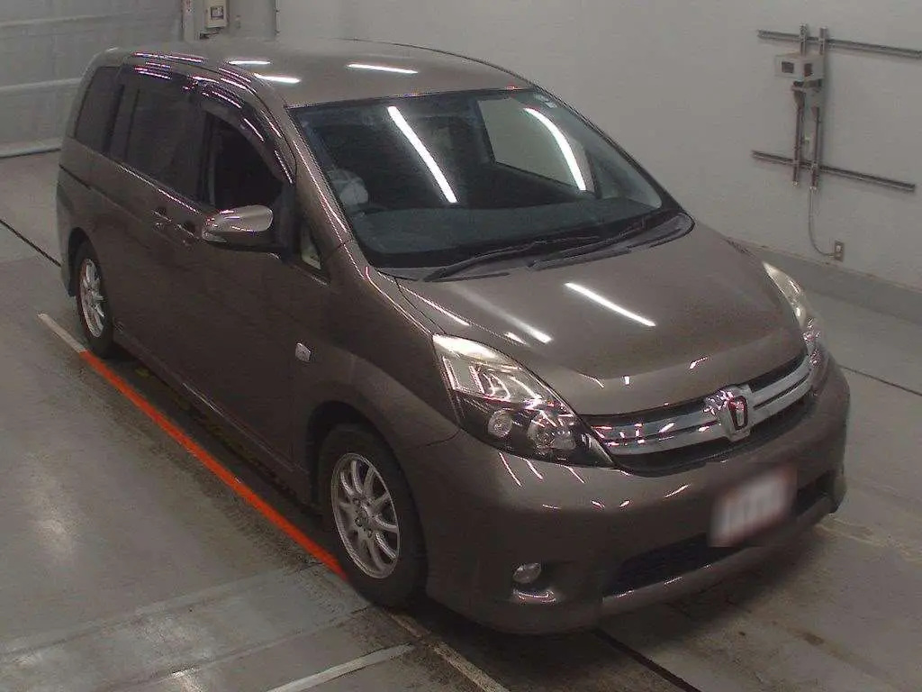 Toyota ISIS