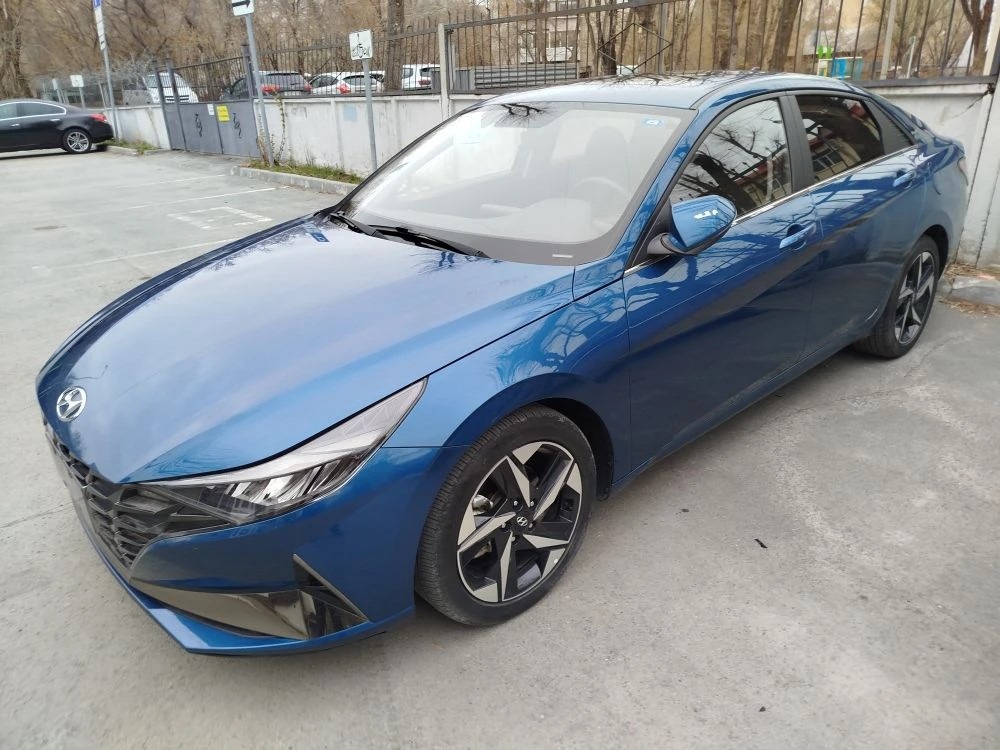 Hyundai ELANTRA