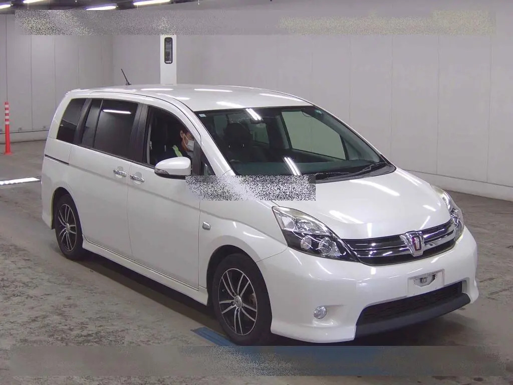 Toyota ISIS